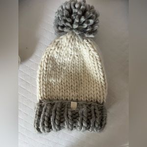 Mersea Pom hat